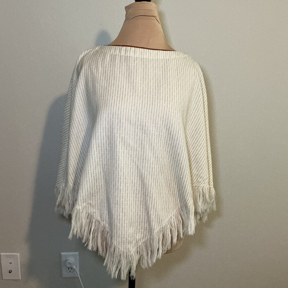Elegant Cream Fringe cape poncho - Picture 2 of 7